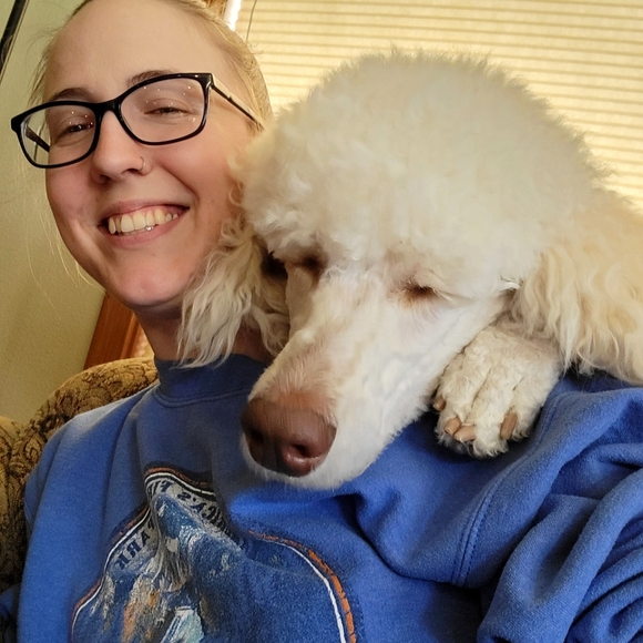 Meet your Posher, Katie - Picture 3 of 5